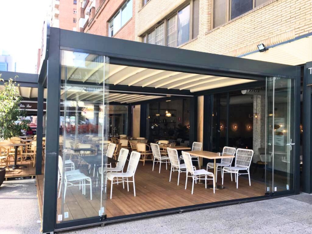 pergola lona tensada restaurante
